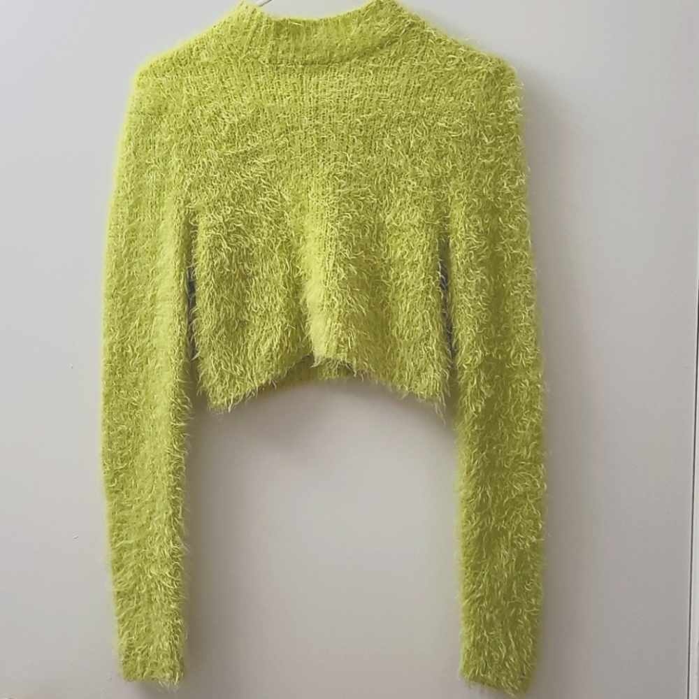 Crop top sweater